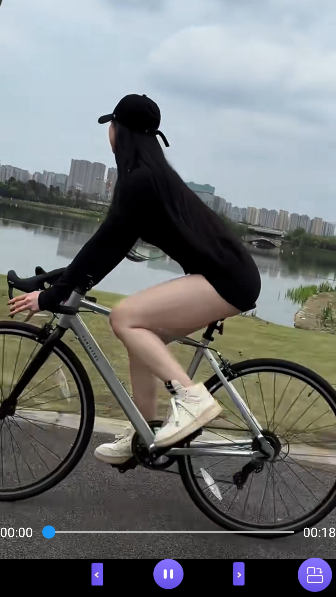 女生长靴配什么衣服截图